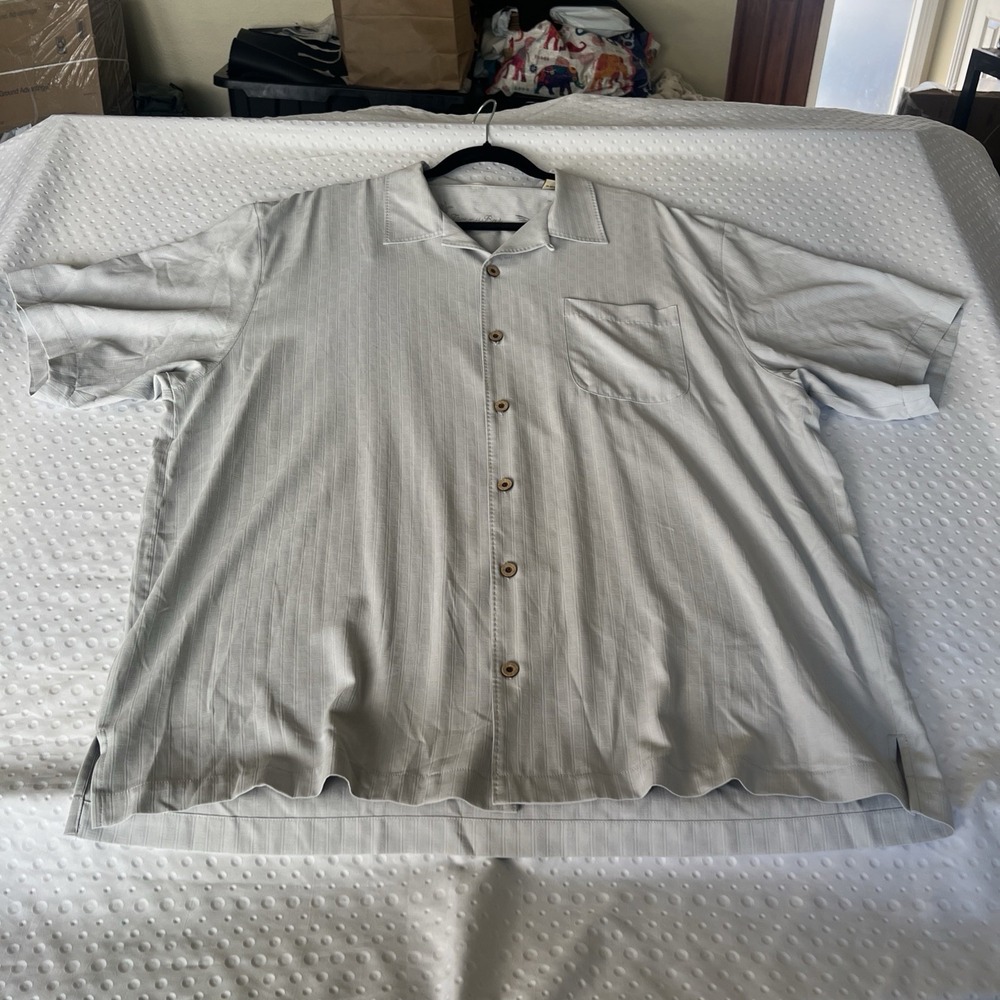 Tommy Bahama Button Up Men XL Light Grey Silk Short Sleeve Textured Embroidered